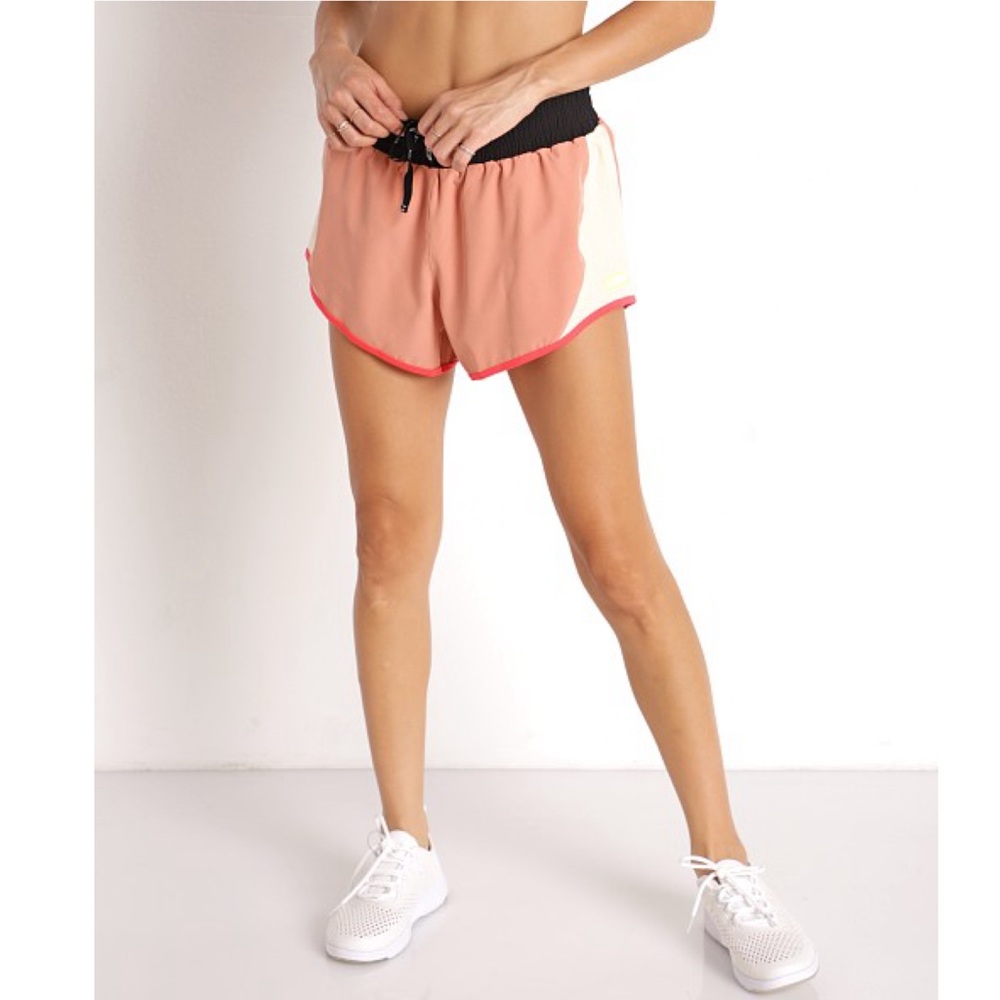 PE NATION Diamond Press Short Coral Size Small
